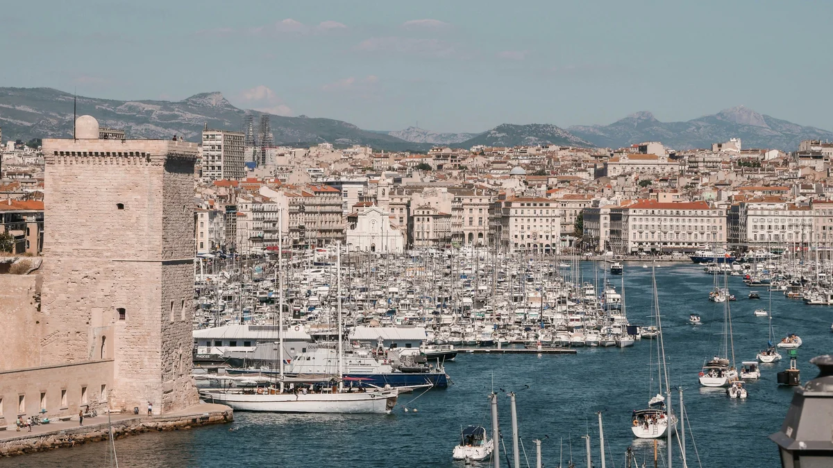 Inspection fuite coque yacht port Monaco Antibes Cannes Saint-Tropez PACA